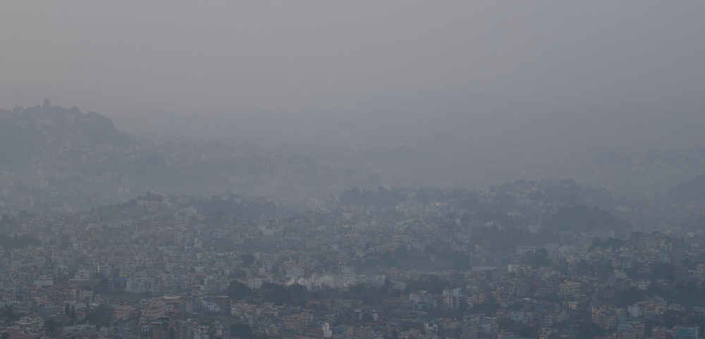 तराई तथा उपत्यकामा हुस्सु, उच्च पहाडी भेगमा हिमपात